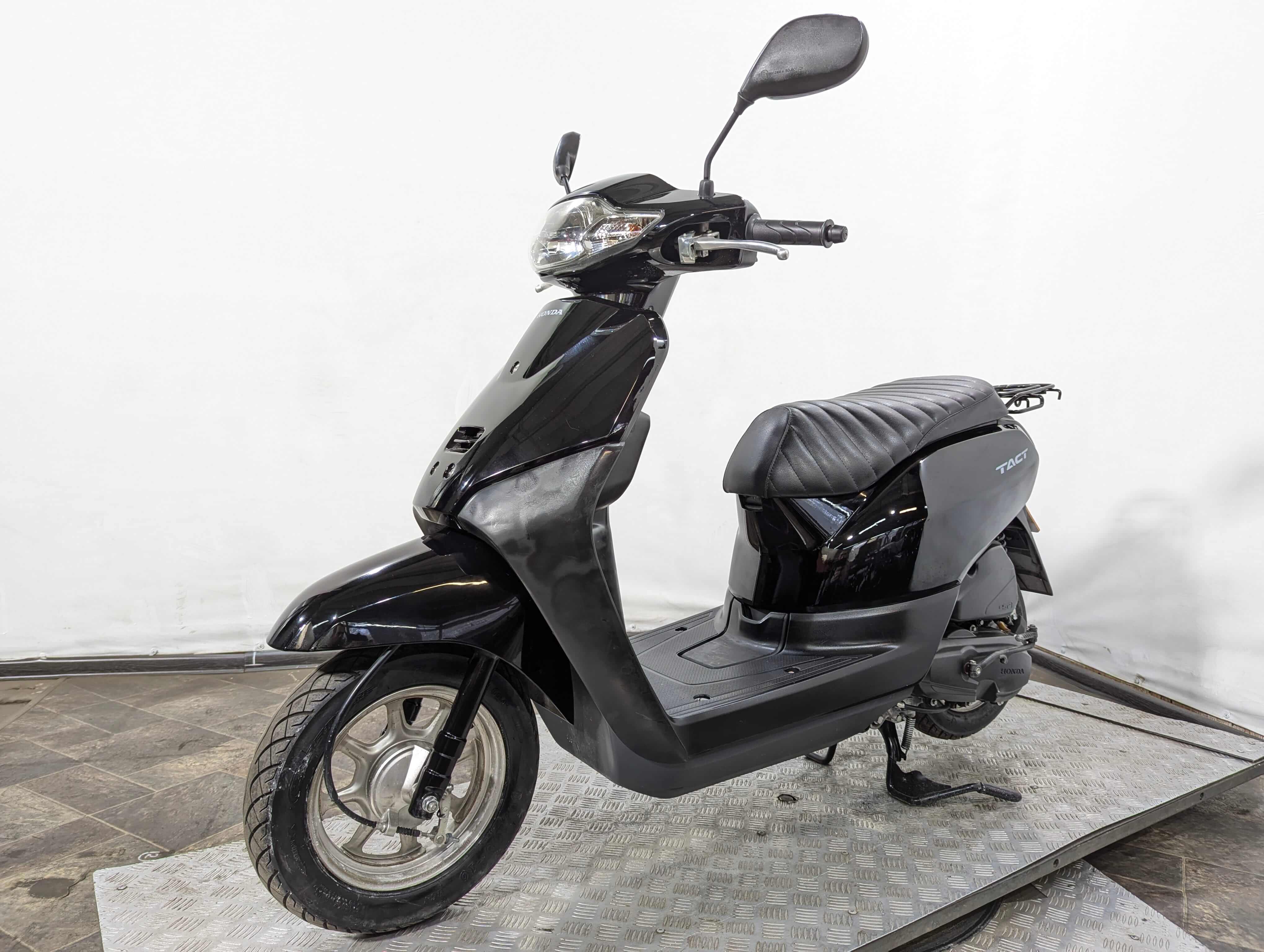 Скутер Honda Tact PGM-FI AF79 черный